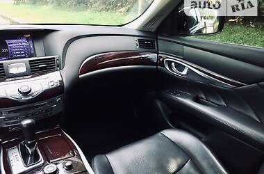 Седан Infiniti M37 2013 в 