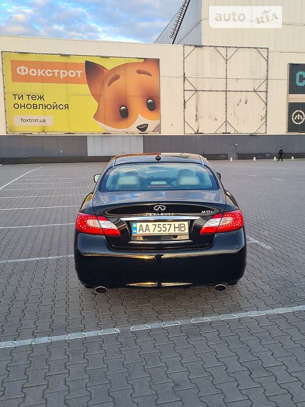 Седан Infiniti M37 2010 в Киеве