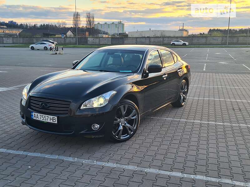 Седан Infiniti M37 2010 в Киеве