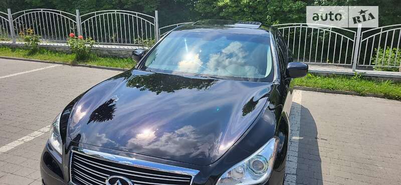 Седан Infiniti M37 2013 в Тернополе