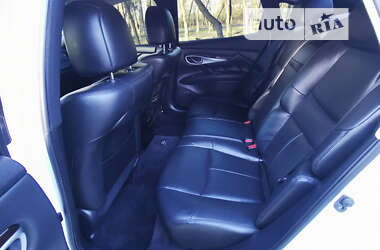 Седан Infiniti M37 2013 в 