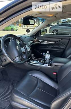 Седан Infiniti M37 2013 в 