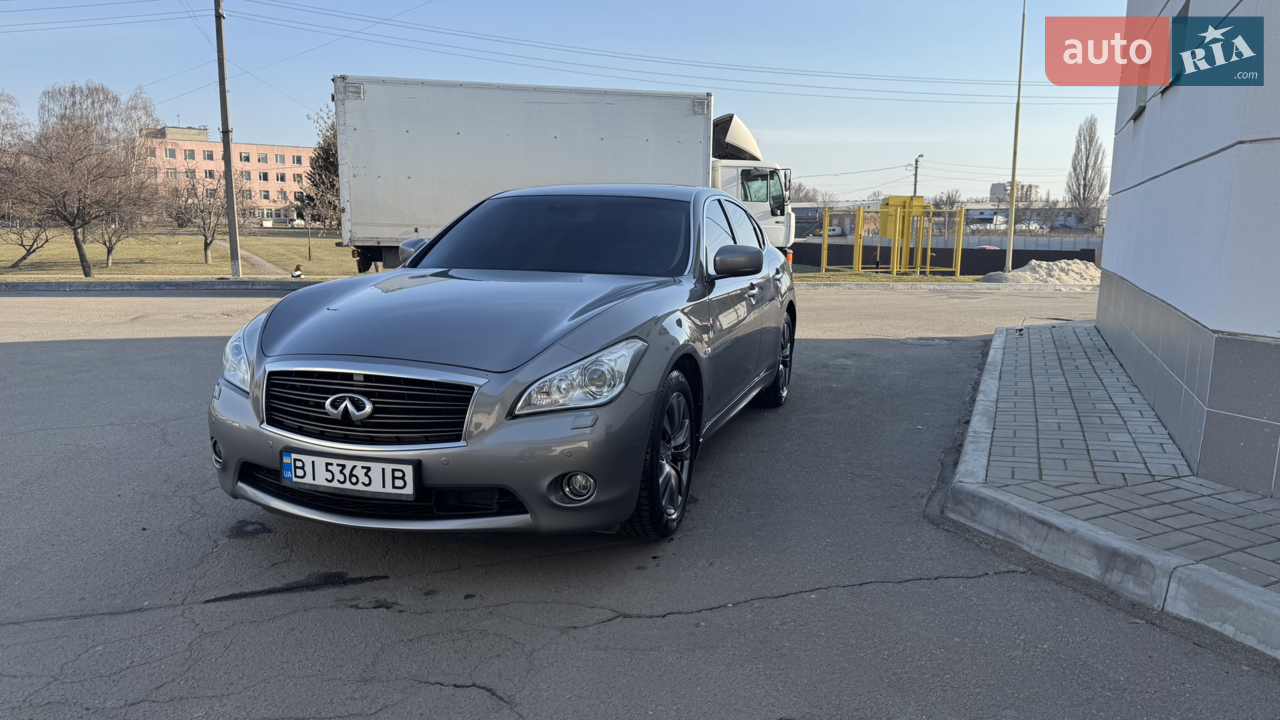 2011 Infiniti M - мініатюра 12