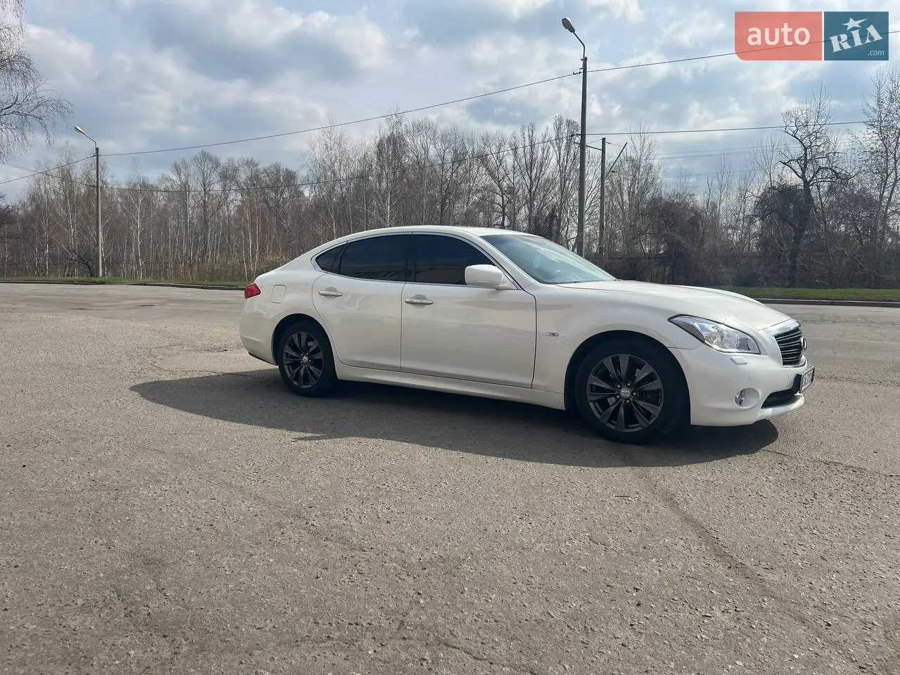 2011 Infiniti M - мініатюра 20