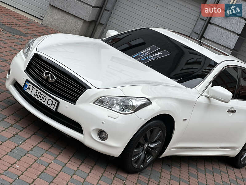 Седан Infiniti M37 2013 в Ивано-Франковске