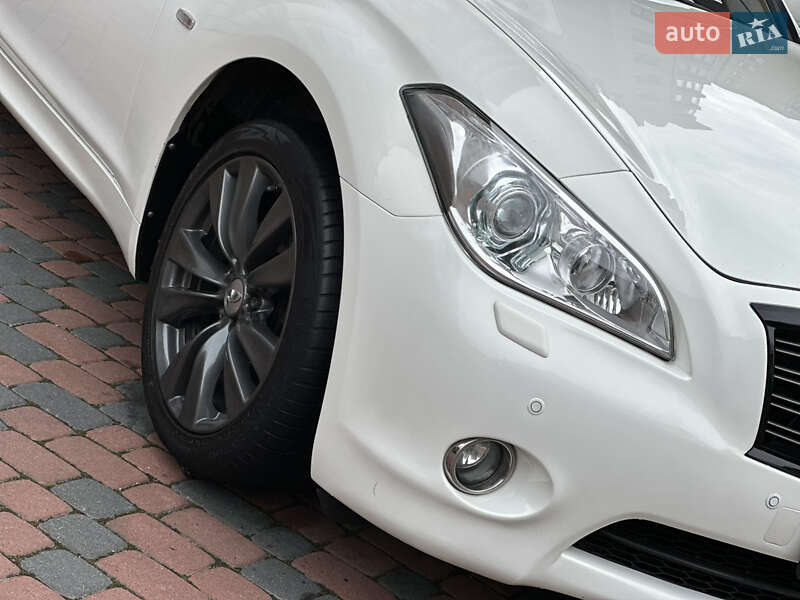 Седан Infiniti M37 2013 в Ивано-Франковске
