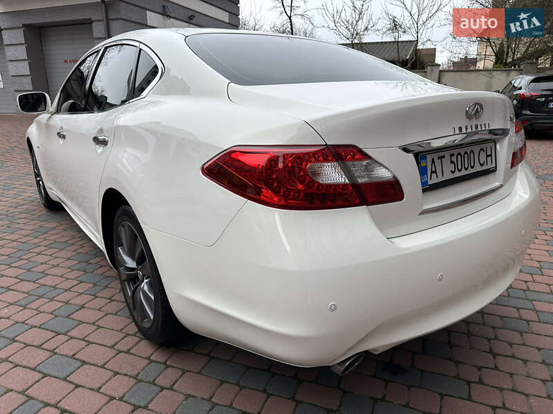 Седан Infiniti M37 2013 в Ивано-Франковске