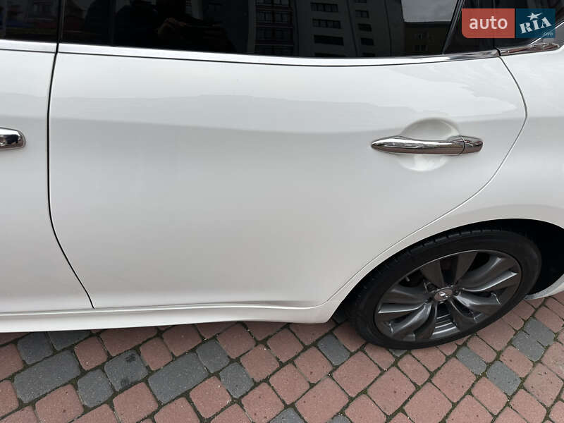 Седан Infiniti M37 2013 в Ивано-Франковске