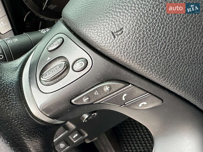 Седан Infiniti M37 2013 в Ивано-Франковске