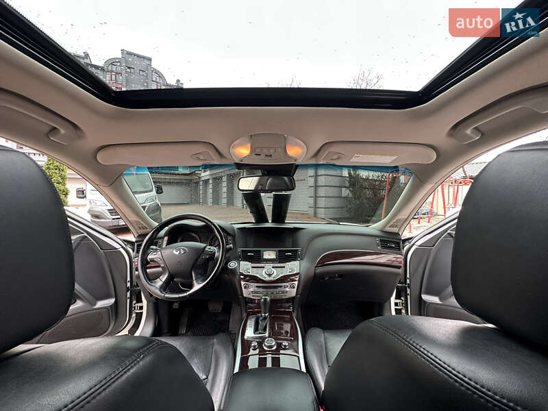 Седан Infiniti M37 2013 в Ивано-Франковске