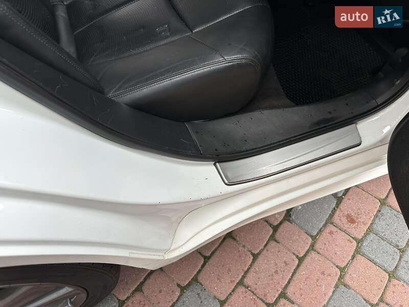 Седан Infiniti M37 2013 в Ивано-Франковске