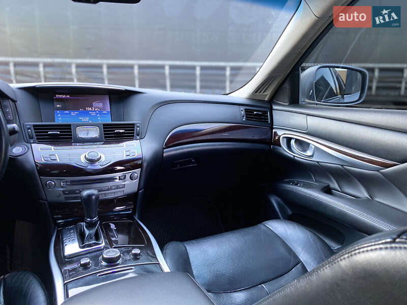 Седан Infiniti M37 2012 в Кременчуці