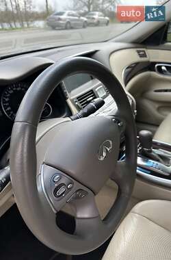 Седан Infiniti M37 2011 в 