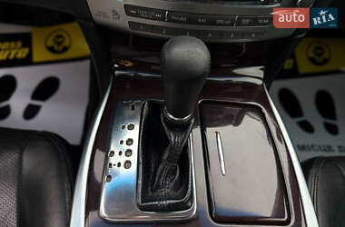 Седан Infiniti M37 2010 в 