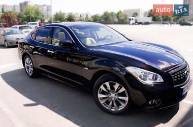 Седан Infiniti M37 2011 в 