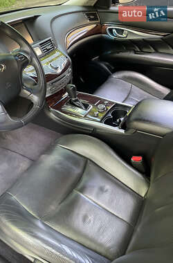 Седан Infiniti M37 2013 в 