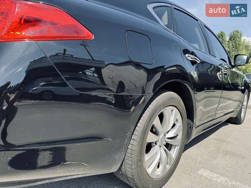 Седан Infiniti M37 2011 в Києві