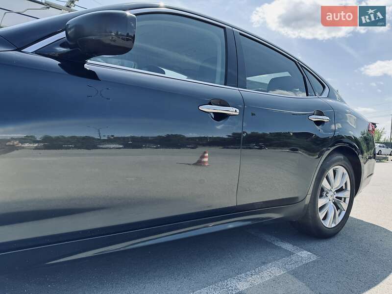 Седан Infiniti M37 2011 в Києві