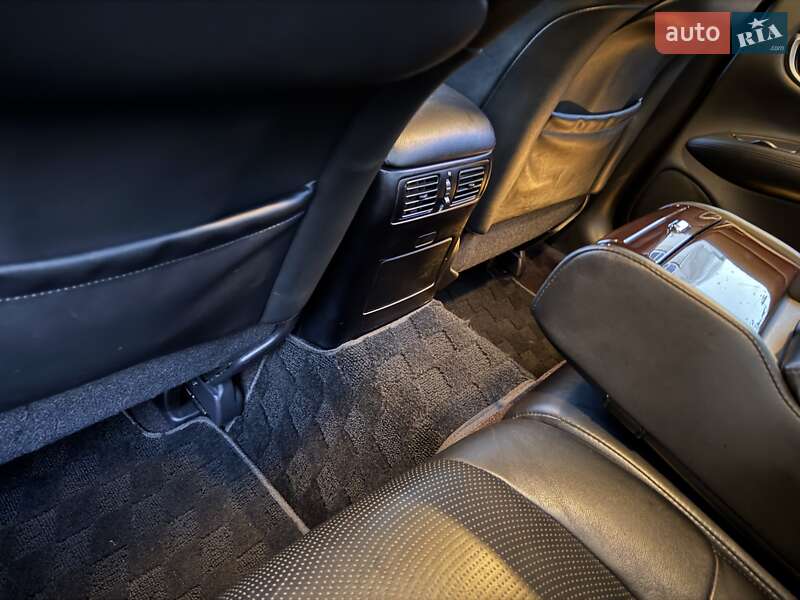 Седан Infiniti M37 2011 в Києві