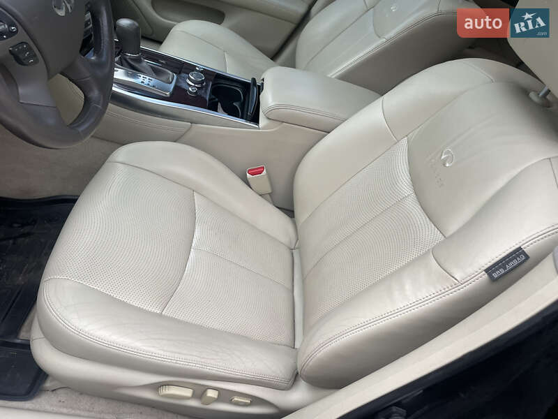 Седан Infiniti M37 2013 в Киеве