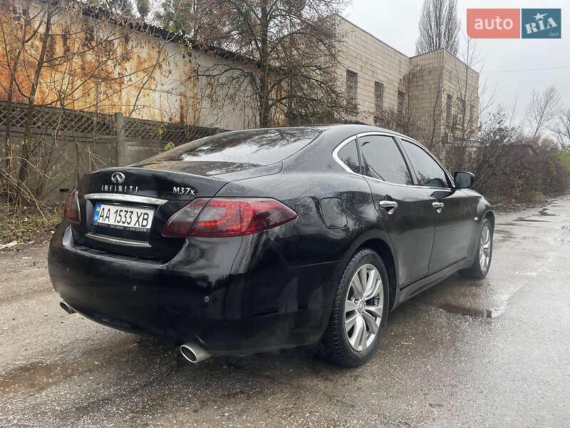 Седан Infiniti M37 2013 в Киеве