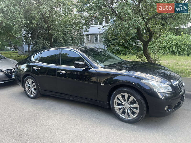 Седан Infiniti M37 2013 в Киеве
