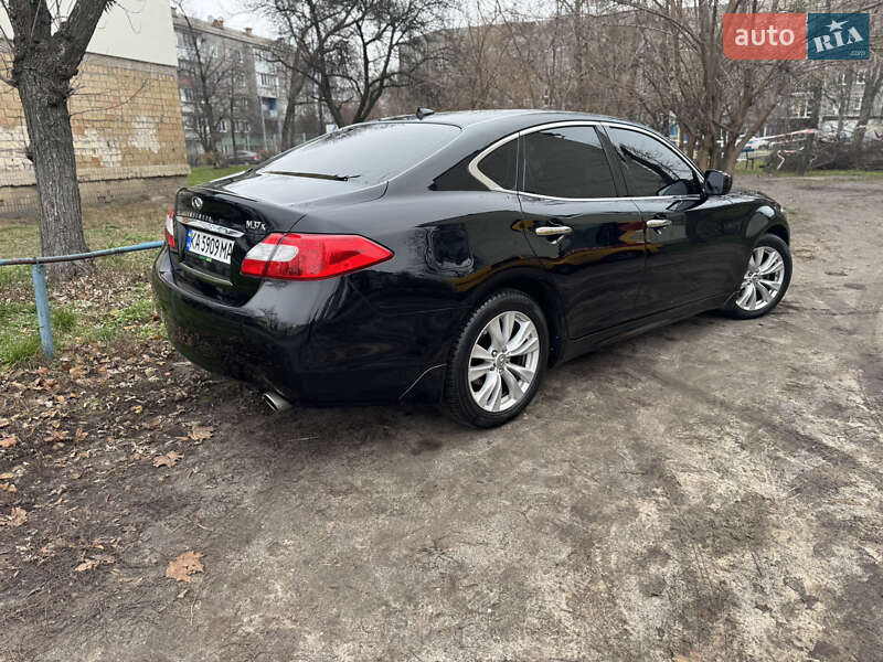Infiniti M37 2010