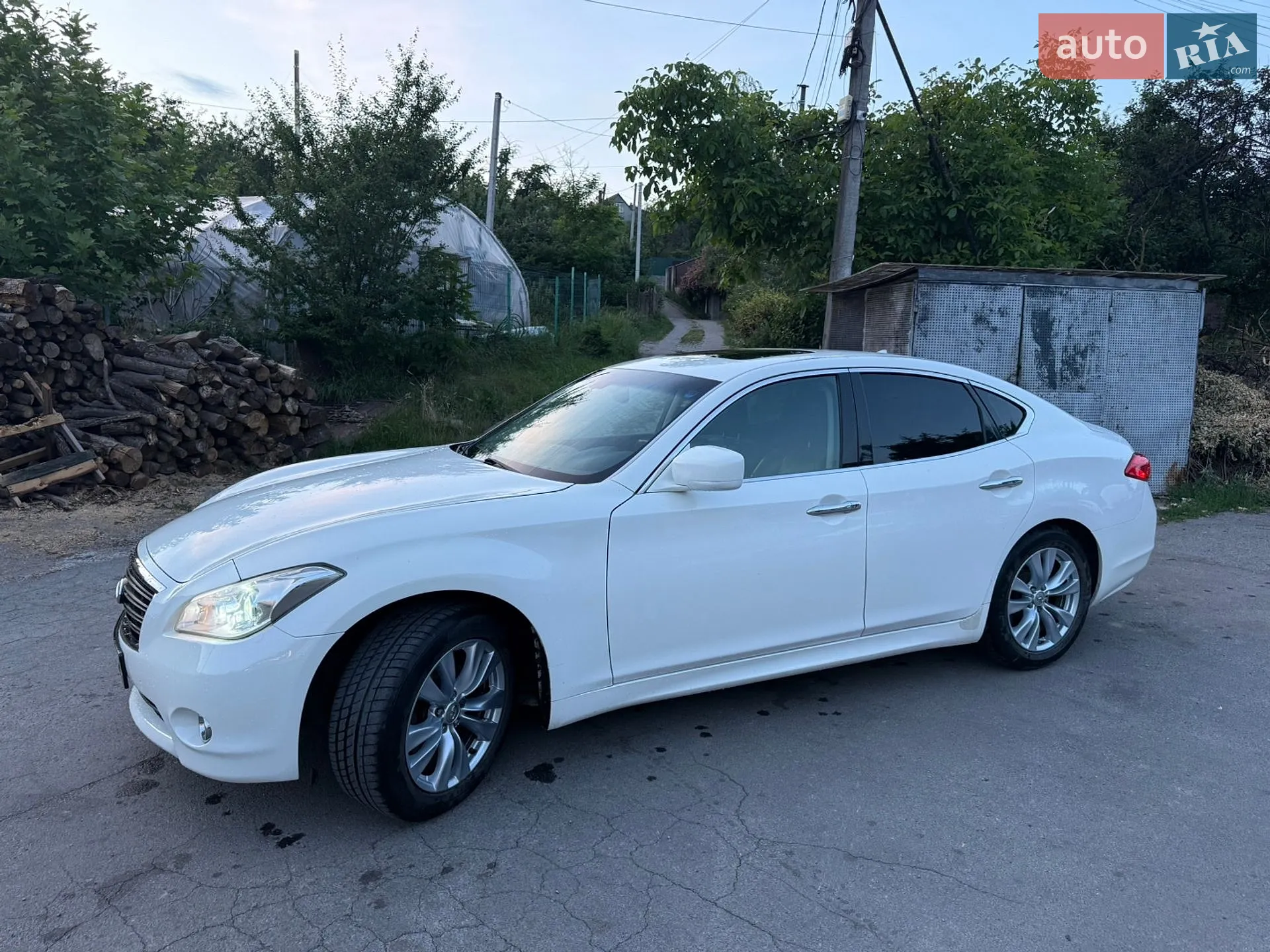 2010 Infiniti M - мініатюра 2