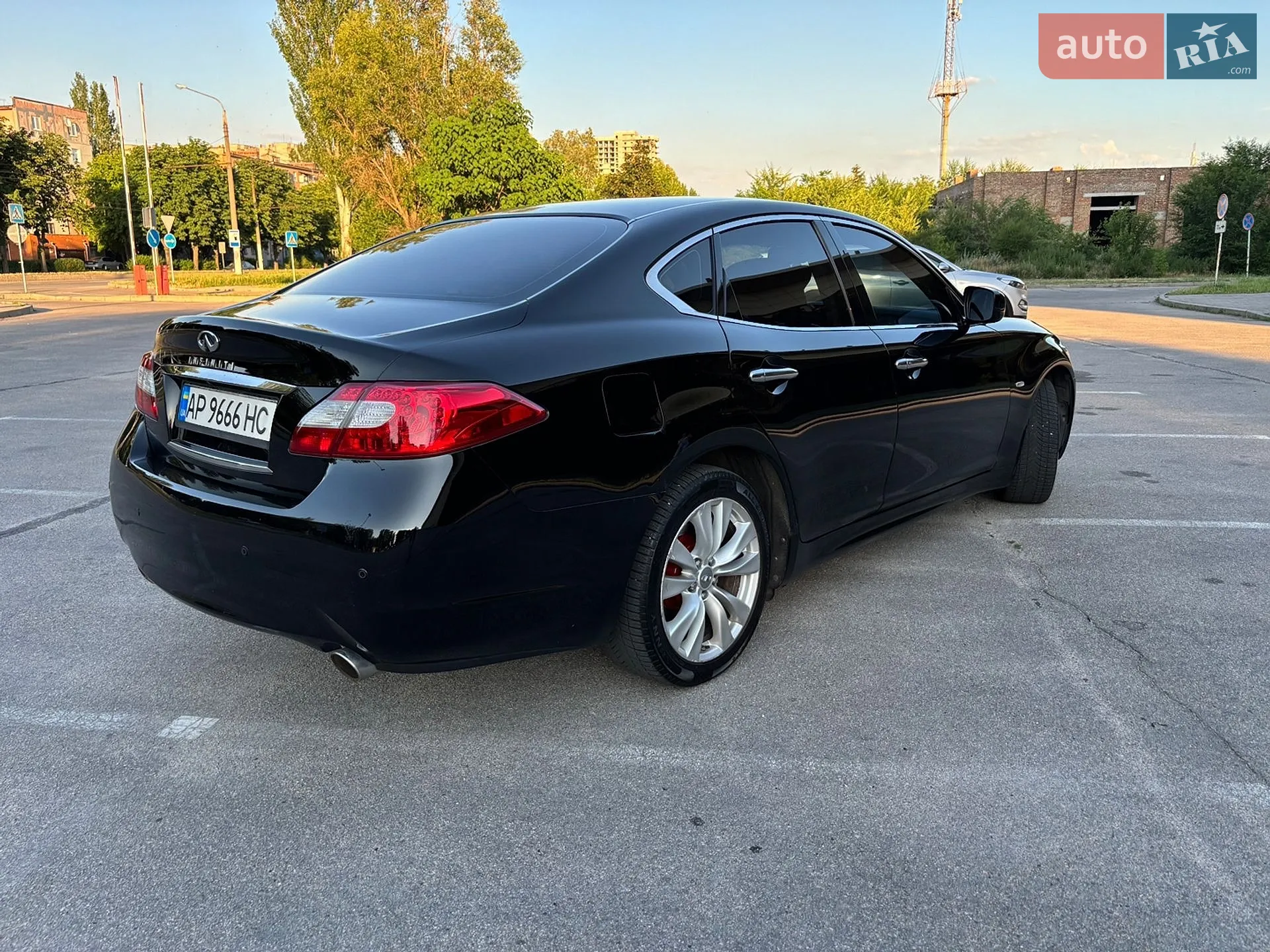 2010 Infiniti M - мініатюра 7