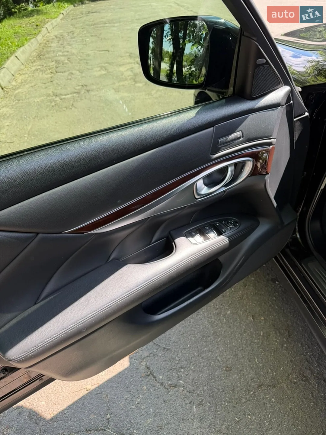 2011 Infiniti M - мініатюра 5