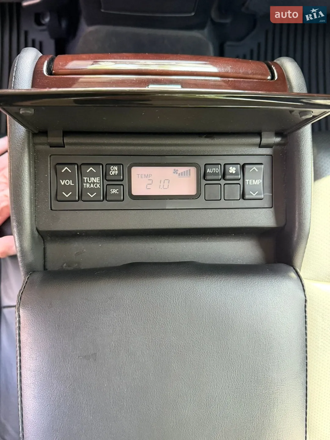 2011 Infiniti M - мініатюра 14