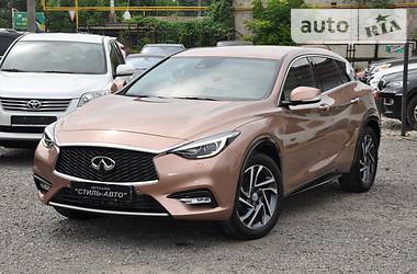 Infiniti Q30 2017