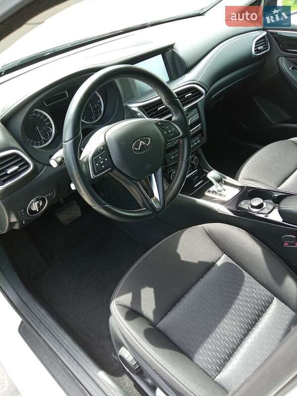 Хетчбек Infiniti Q30 2016 в Вінниці фото 9 Хетчбек Infiniti Q30 2016 в Вінниці