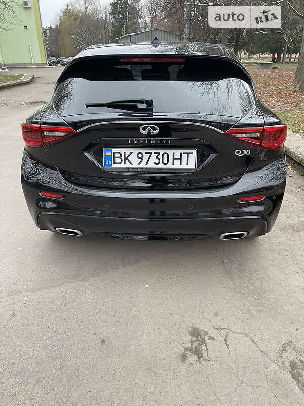 Хетчбек Infiniti Q30 2016 в Рівному