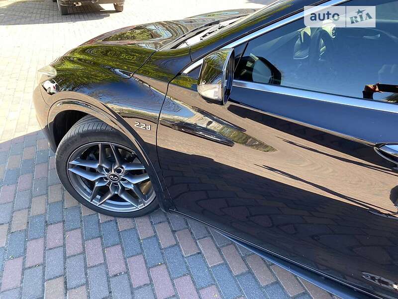 Позашляховик / Кросовер Infiniti Q30 2016 в Звягелі