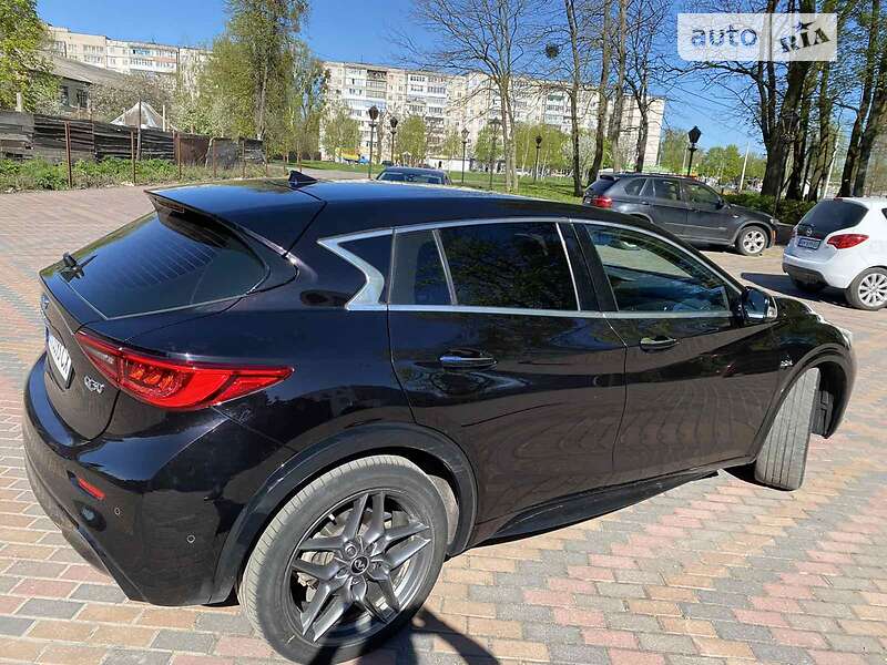 Позашляховик / Кросовер Infiniti Q30 2016 в Звягелі