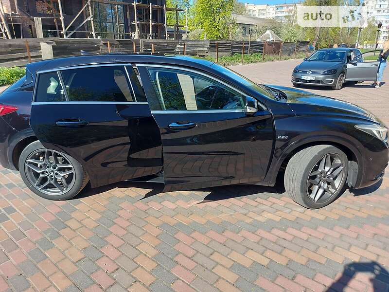 Позашляховик / Кросовер Infiniti Q30 2016 в Звягелі