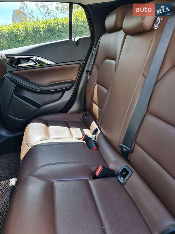 Хетчбек Infiniti Q30 2017 в Харкові