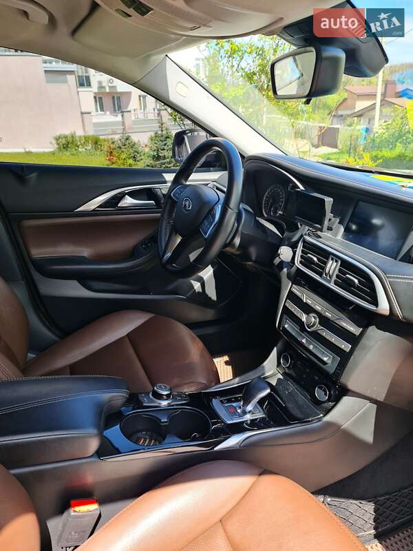 Хетчбек Infiniti Q30 2017 в Харкові