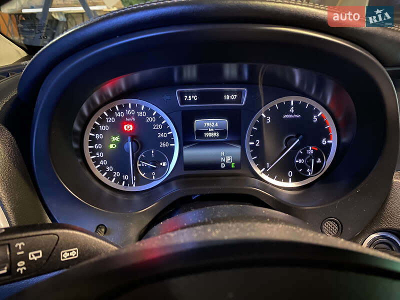 Хэтчбек Infiniti Q30 2016 в Бориславе