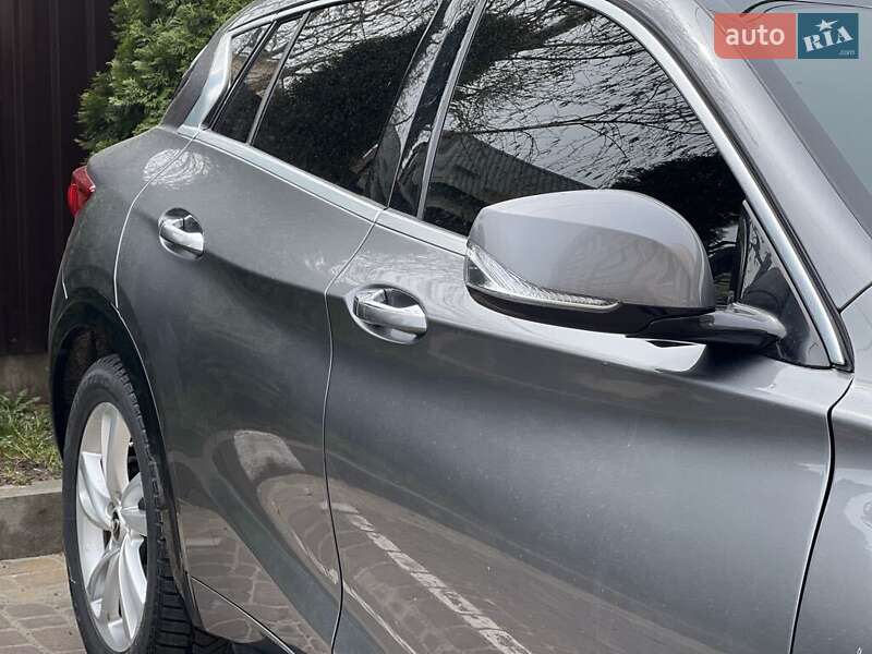 Хетчбек Infiniti Q30 2016 в Луцьку