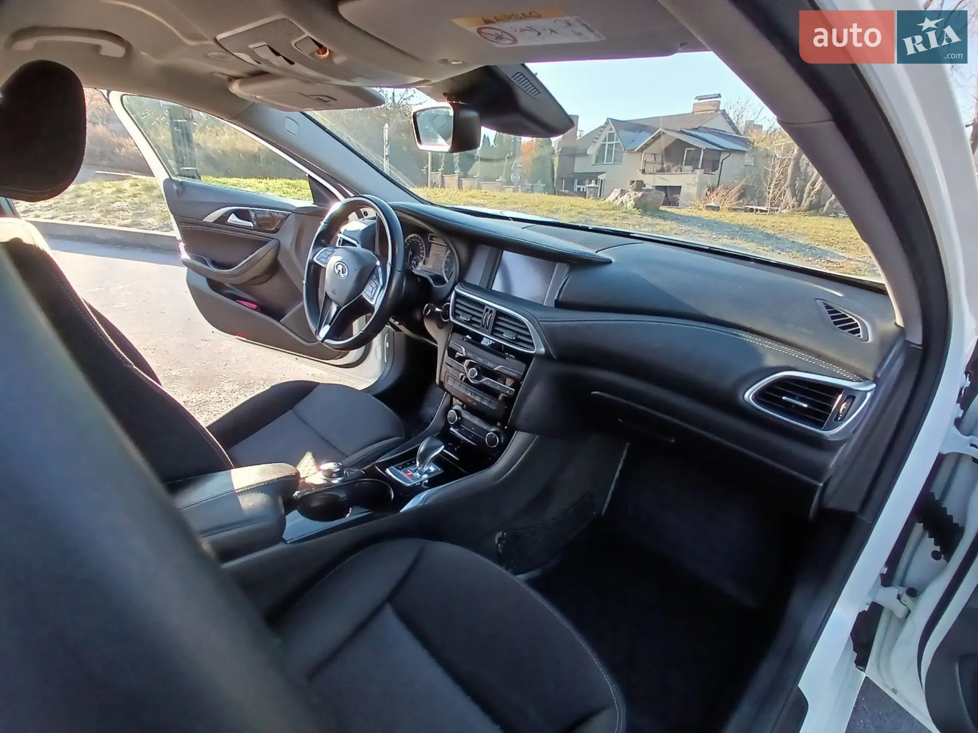 2019 Infiniti Q30 - мініатюра 10