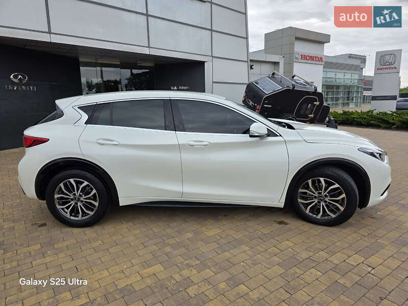 Хэтчбек Infiniti Q30 2017 в Киеве фото 2 Хэтчбек Infiniti Q30 2017 в Киеве