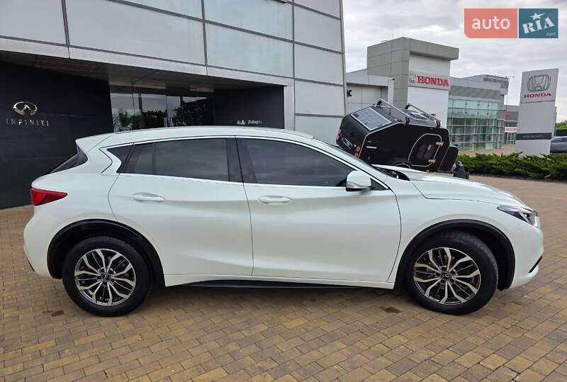 Хэтчбек Infiniti Q30 2017 в Киеве фото 5 Хэтчбек Infiniti Q30 2017 в Киеве