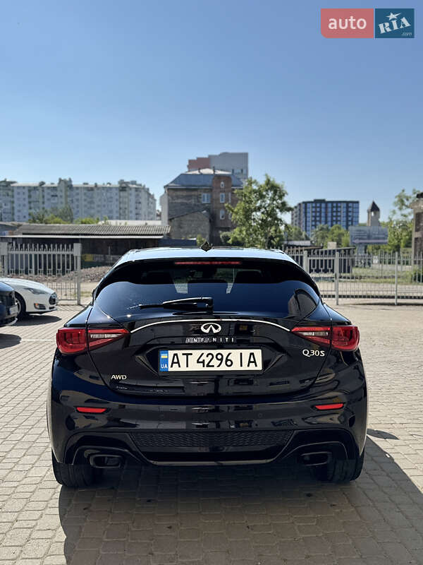 Хетчбек Infiniti Q30 2016 в Івано-Франківську