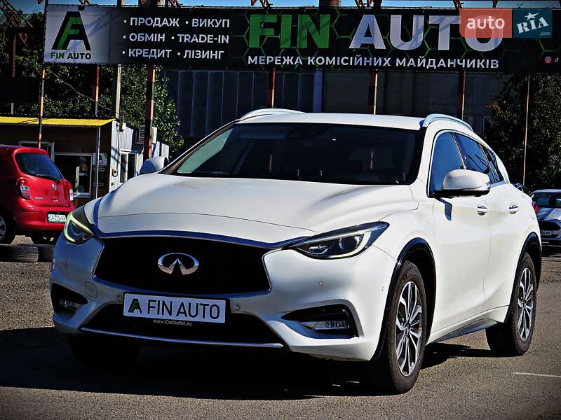 Infiniti Q30 2017
