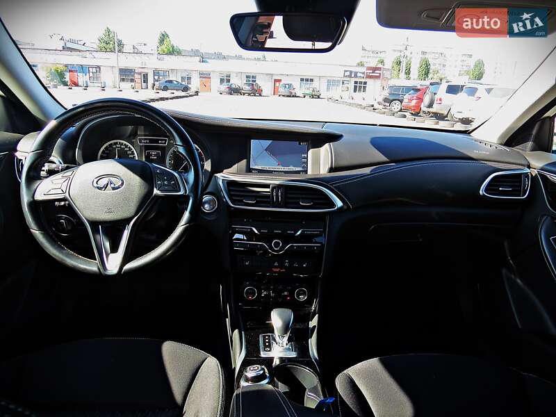 Хэтчбек Infiniti Q30 2017 в Черкассах