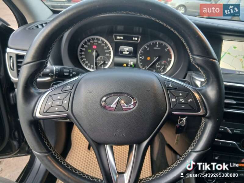 Хетчбек Infiniti Q30 2016 в Калуші