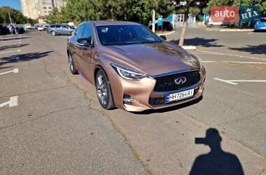 Infiniti Q30 2016