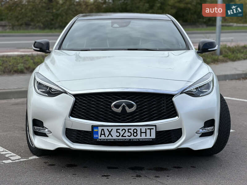 Хэтчбек Infiniti Q30 2016 в Ровно фото 3 Хэтчбек Infiniti Q30 2016 в Ровно